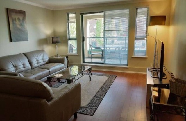 Relocating/working in North Vancouver fully furnished, 2 parking