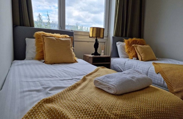 Remarkable 3-bed Apartment in London