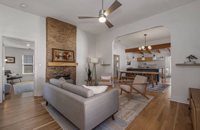Remodeled 3 Bed, 2 Bath Home in Heart of Huntsville W/Fenced Yard