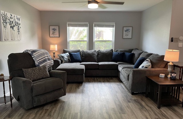 Remodeled 4 Bedroom Home Close to Sea World