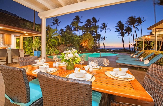REMODELED BEACHFRONT ESTATE, MAGNIFICENT MANGO SURF