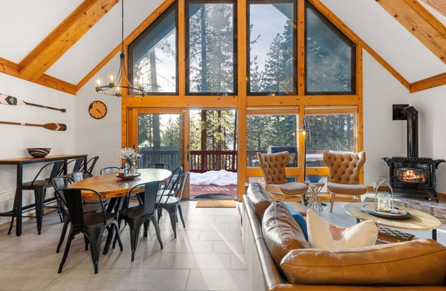 Remodeled Lakeview Cabin for 10 High-End AC HotTub