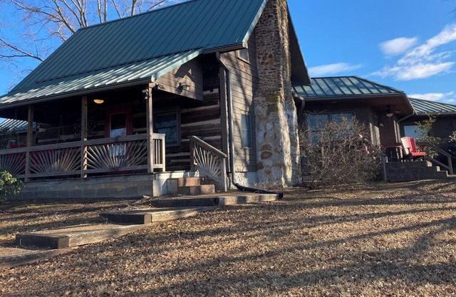 Remodeled log cabin close to outdoor activities with plenty of room to entertain
