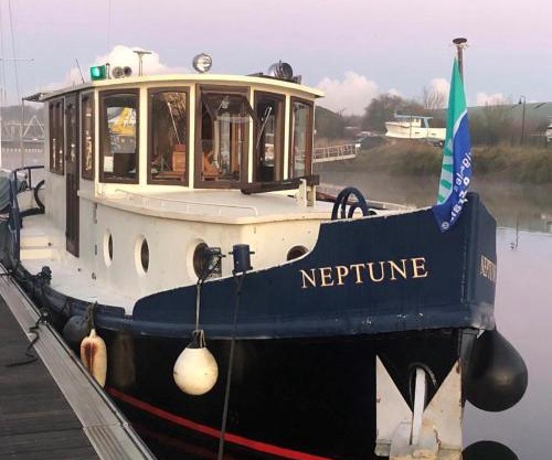Remorqueur Péniche année 1904 tout confort sur la voie verte Camon Amiens Hortillonages