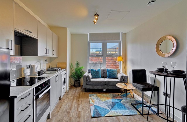 Renaissance 4: 1 Bedroom Apartment in Southport