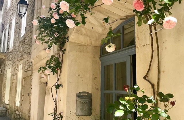 Renaissance house located in the center of the village and at the foot of the castle