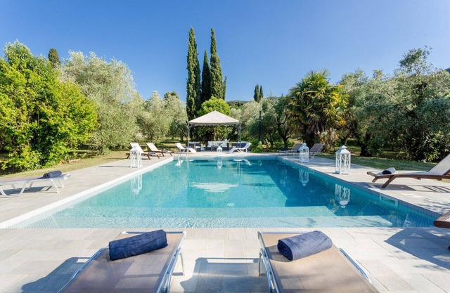 Renaissance Villa with Pool in the Vineyards in Lucca