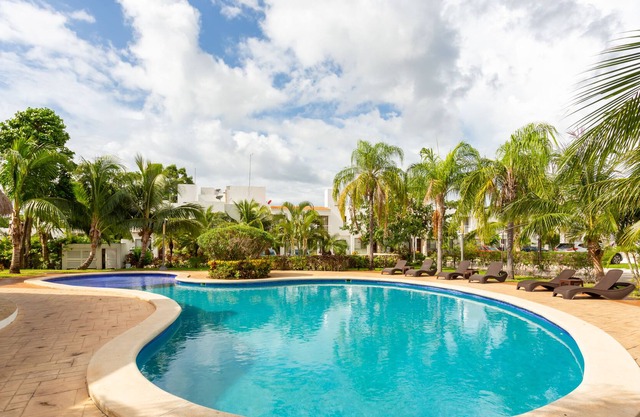 Renewed 3 BR house WiFi Gym Pools Patio &Parking