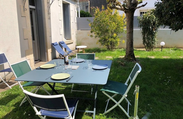renovated holiday home: St Georges de Didonne - ROYAN (dept 17) - France