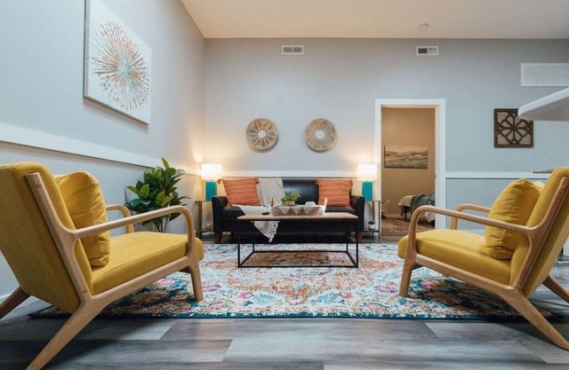 Renovated 1 Bed Apartment in Downtown