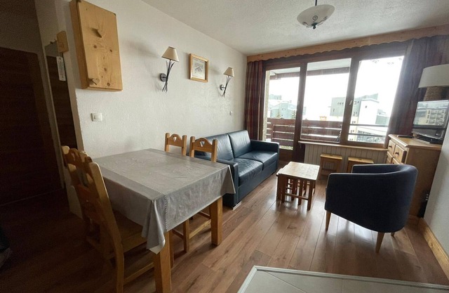 Renovated 2-room apartment at the foot of the slopes - Southwest exposure, balcony, pets OK