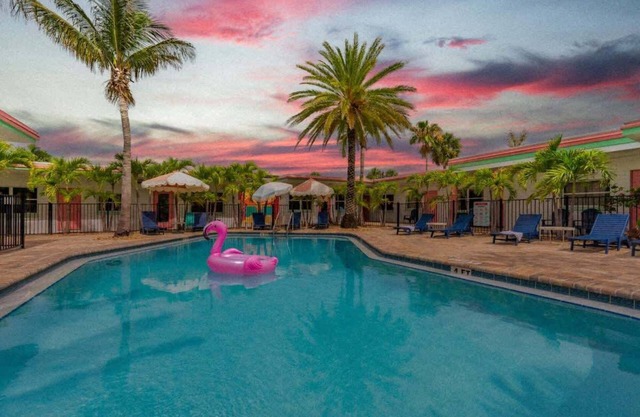 Renovated 2025 - Retro Beach Oasis with Color Pop