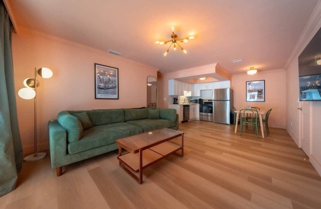 Renovated 2025 - Retro Beach Oasis with Color Pop