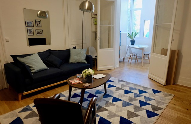 Renovated apartment on courtyard/garden at Bouscat