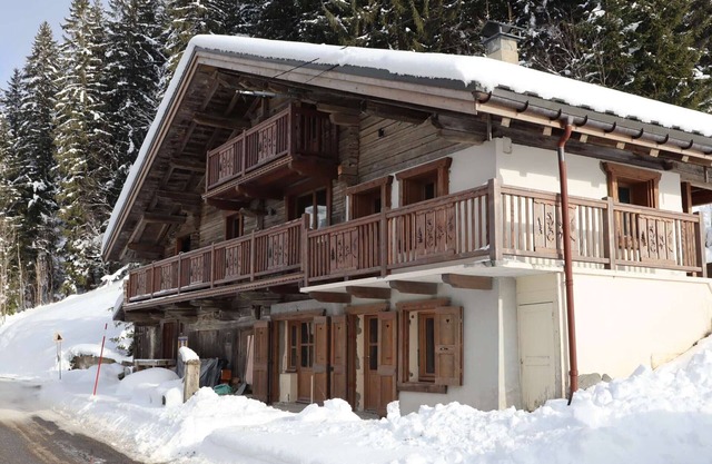 Renovated Chalet near Hauteluce - 7 ppl, 3 BR, Parking, Fireplace, Modern Amenities
