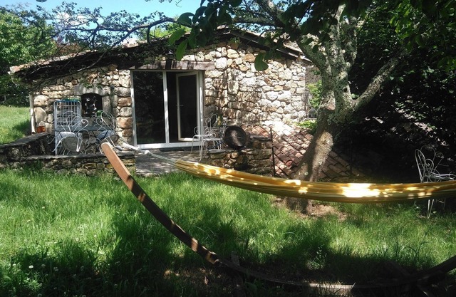 renovated cottage quiet and comfortable in South Ardèche in the valley of the Balm