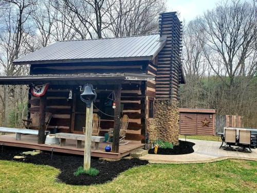 Renovated Cottage with Spa Surrounded by Beautiful Hiking Trails in Ohio