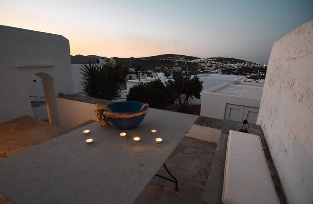 Renovated haystack with Cycladic details.