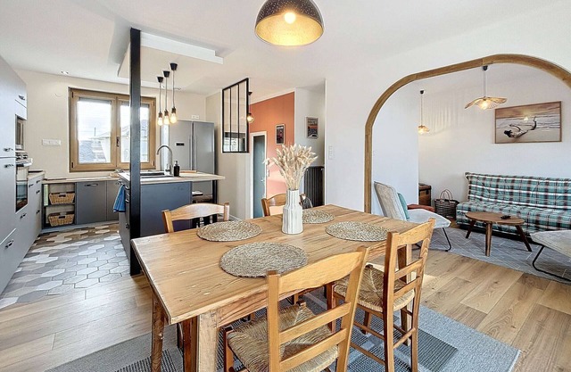 Renovated house with garden, garage, parking and free WiFi