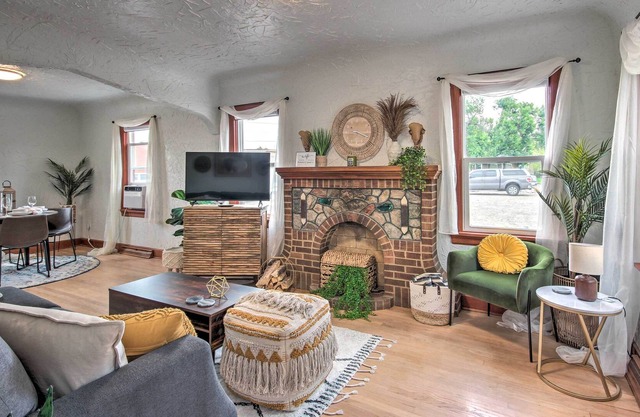 Renovated Laurel Apartment, Close to Downtown