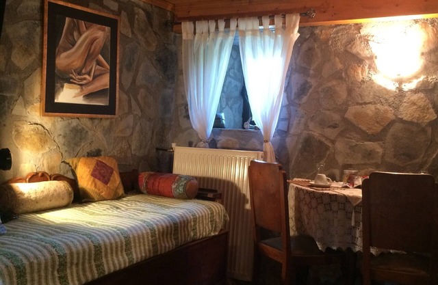 Renovated Old Stone Cellar-Theisoa