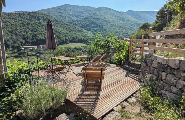 Renovated stone house in the heart of nature