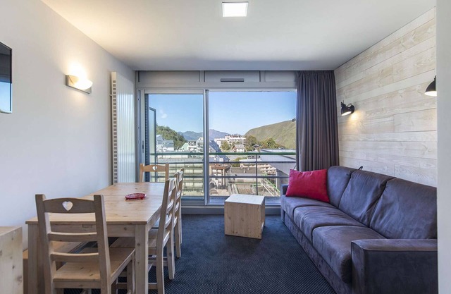 Renovated studio for 6, near slopes, terraces, equipped kitchenette