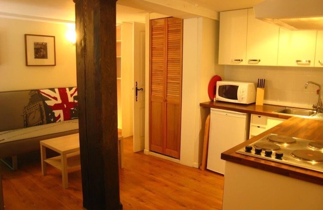 RENT CHARMING STUDIO