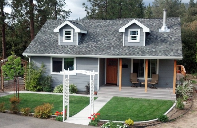 Rent This 2 Bedroom Cottage For Your Mountain Getaway