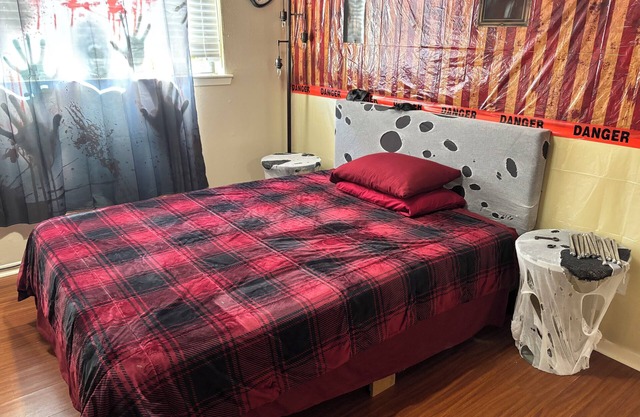 Rent this haunted bedroom for Halloween fun!