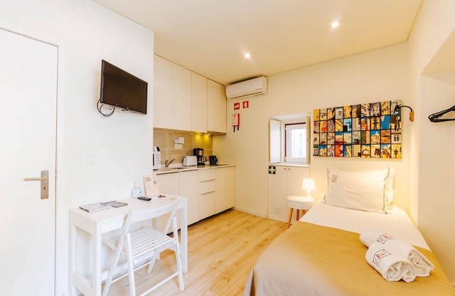 RENT4REST LISBON DOWNTOWN TINY STUDIO APARTMENT 1