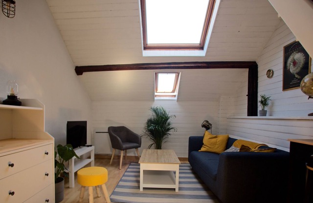 Rental furnished apartment week Nantes near center