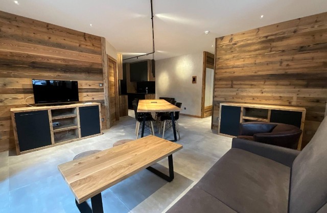 Rental of 12 gîtes and 1 chalet that can accommodate 2 to 10 people.