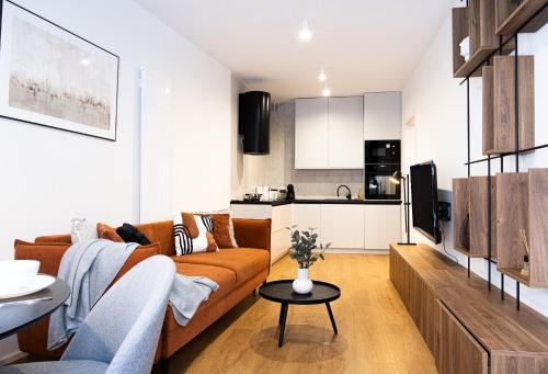 Rentero Scandinavian - Private Garden APT