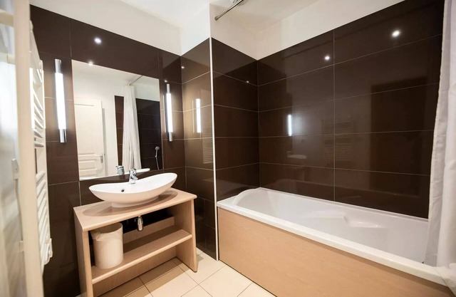Residence Chateau Des Magnans Bat D - Studio for 4 People