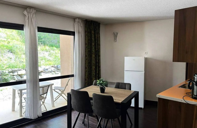 Residence Chateau Des Magnans Bat D - Studio for 4 People