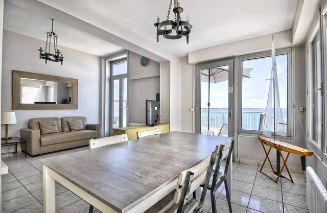 Residence La Roseraie - ARCACHON, PEREIRE – SUPERBE VIEW ON THE SEA, DIRECT ACCESS TO THE PLAGE