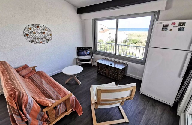 Residence Les Aigues Marines - Beautiful three-room apartment with sea view in Port Leucate. Ref: 1AM 187