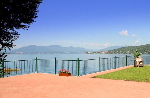 Residence located on the shores of Lake Maggiore.