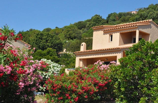 RESIDENCE U LATONU 600 M FROM PALOMBAGGIA BEACH with PANORAMIC VIEW