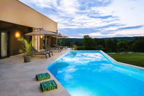 Residence Villa Manuela - Batlug