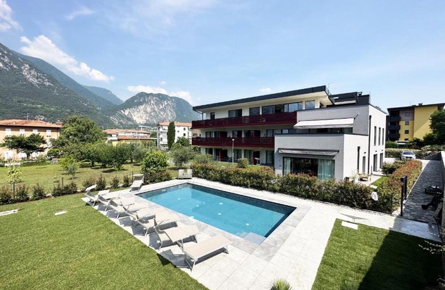 Residence Zangirolami - Luxury Garden and Balcony Apartments