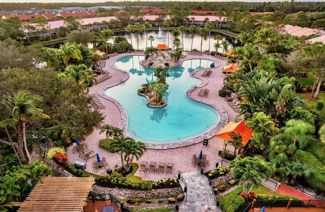 Resort-style condo - close to beaches and downtown Naples.