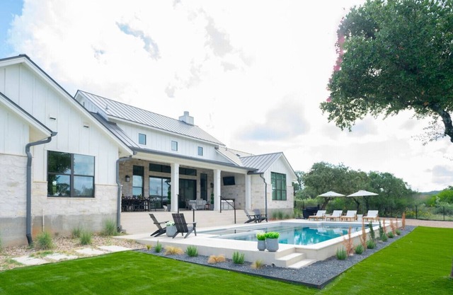 Resort Style Escape | Pool, Golf, Walk to Winery