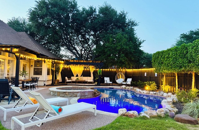 Resort-style, Frisco Getaway, Saltwater Pool, FREE Heated Spa