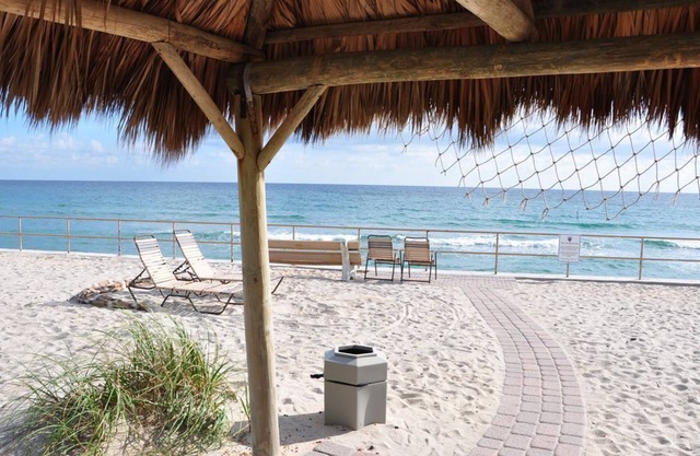 Resort Villa, Private Oceanfront Beach, Heated Pool, IntraCoastal Gathering