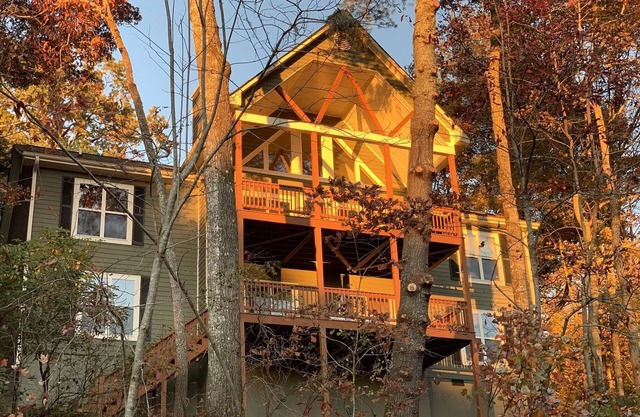 Retreat@Cool 3300’! Sky Valley-Highlands Hub! Hike-Golf-Pool-Tennis-PB! 5 BR-4B!