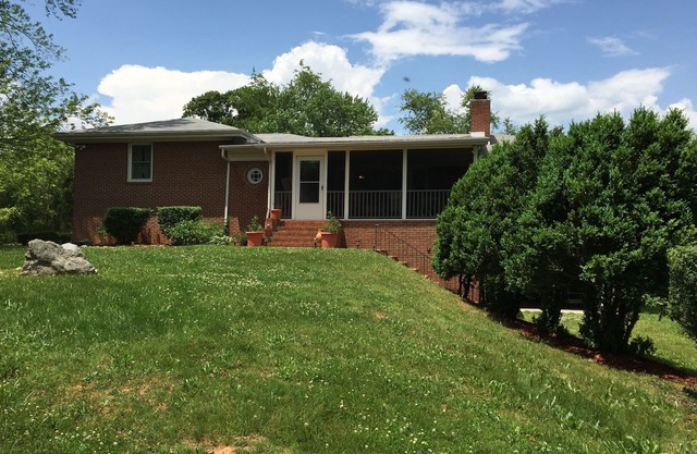 Retreat for Large families and groups - Sleeps 20+/Perfect for the Holidays:)
