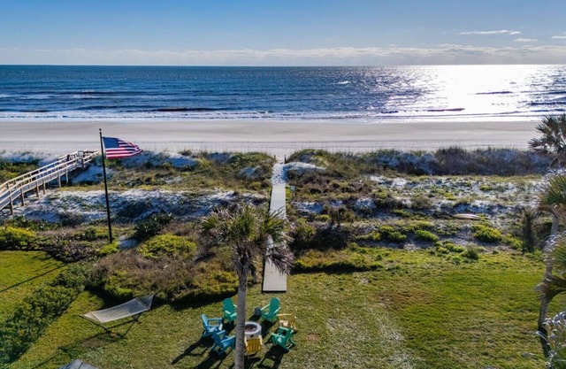 Retro Beachfront Bliss