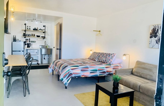 Retro Chic Bryce Canyon (KITCHENETTE/DOG FRIENDLY)